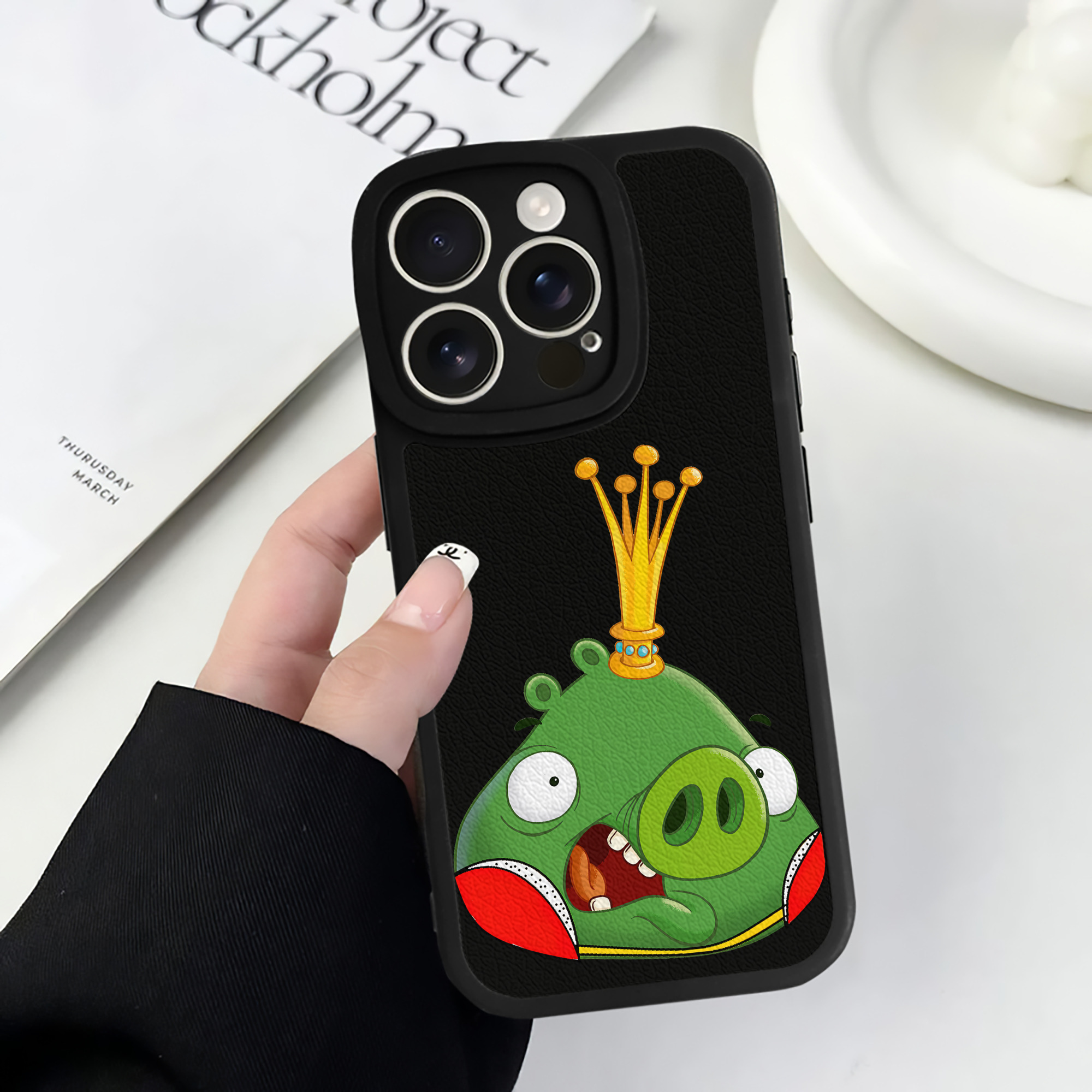 （画像用） Angry Birds アングリーバード 【iPhone 16シリーズ対応】シリコンスマホケース（レザー調） 材質：シリコン